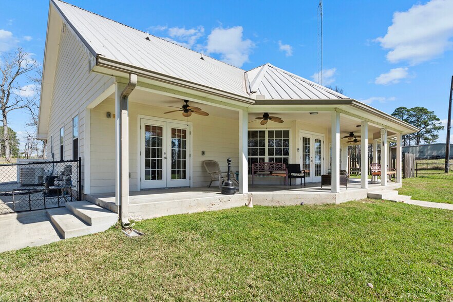 More Photos Of 6776 FM 356, Trinity Trailer Camper Park For Sale