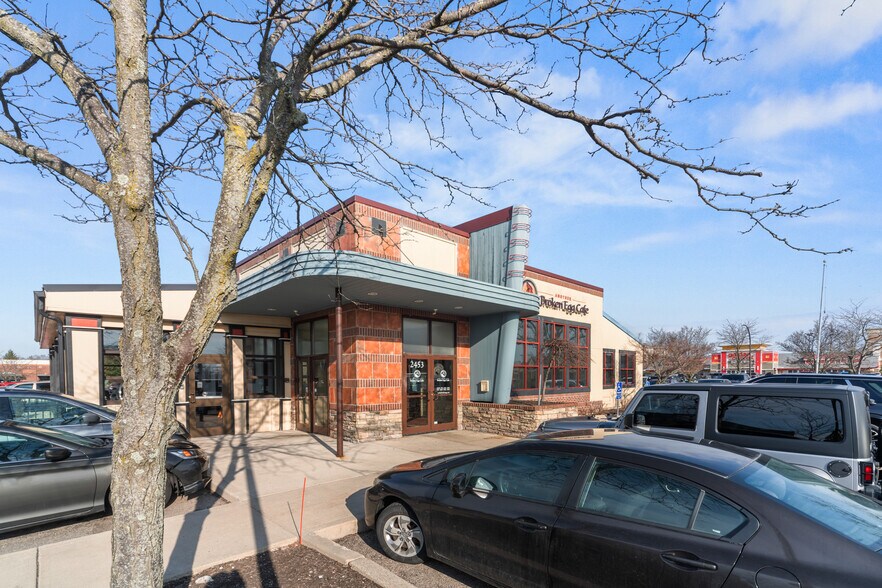 More Photos Of 2453 Esquire Dr, Beavercreek Restaurant For Sale