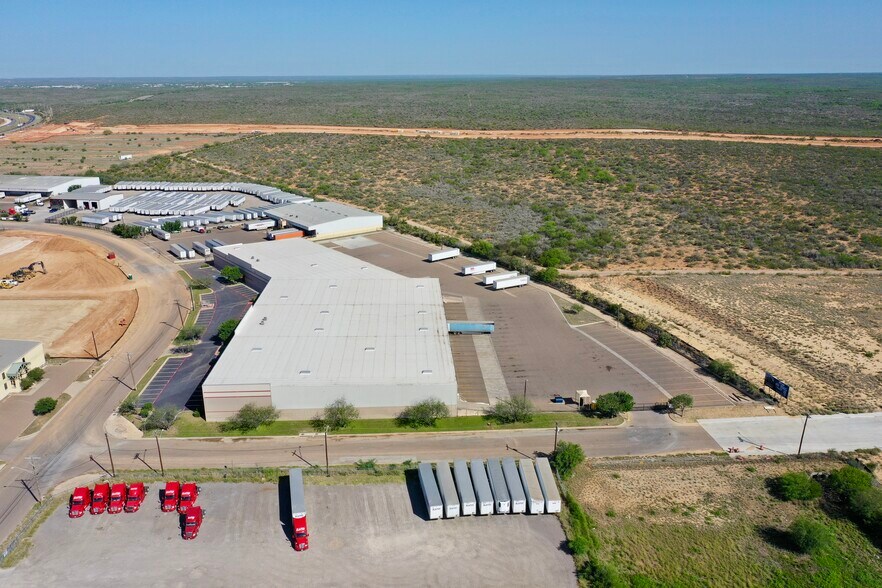 More Photos Of 1629 World Trade Center Loop, Laredo Distribution For Lease