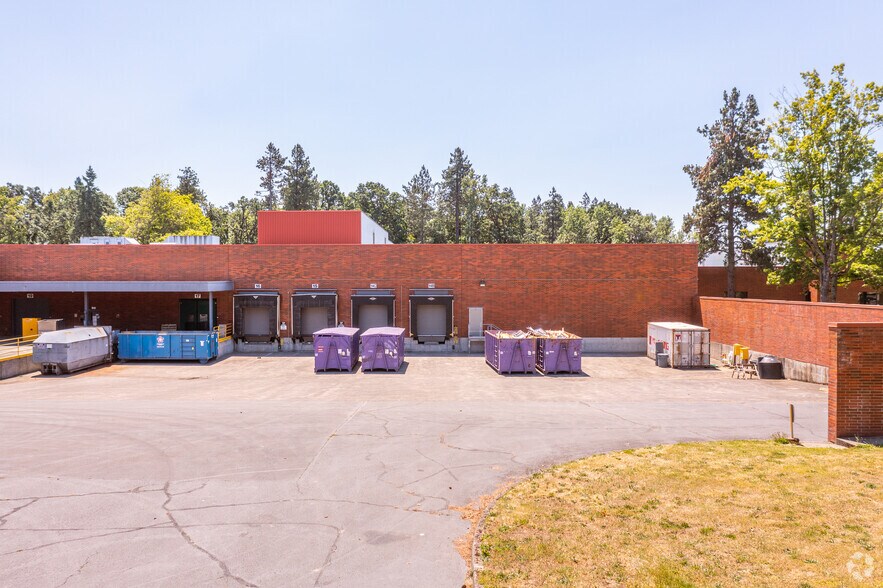 More Photos Of 26600 SW Parkway Ave, Wilsonville Light Manufacturing For Lease