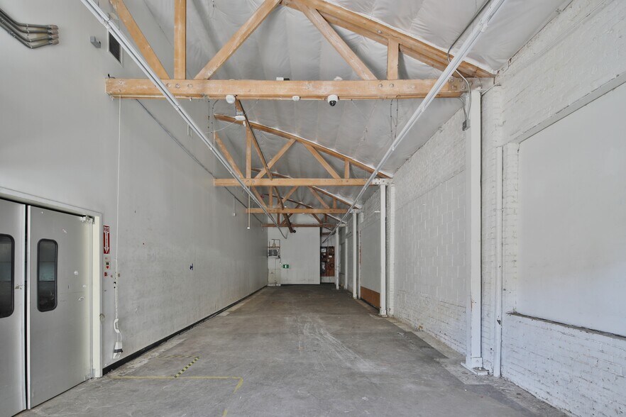 More Photos Of 7300 S Western Ave, Los Angeles Freestanding For Sale