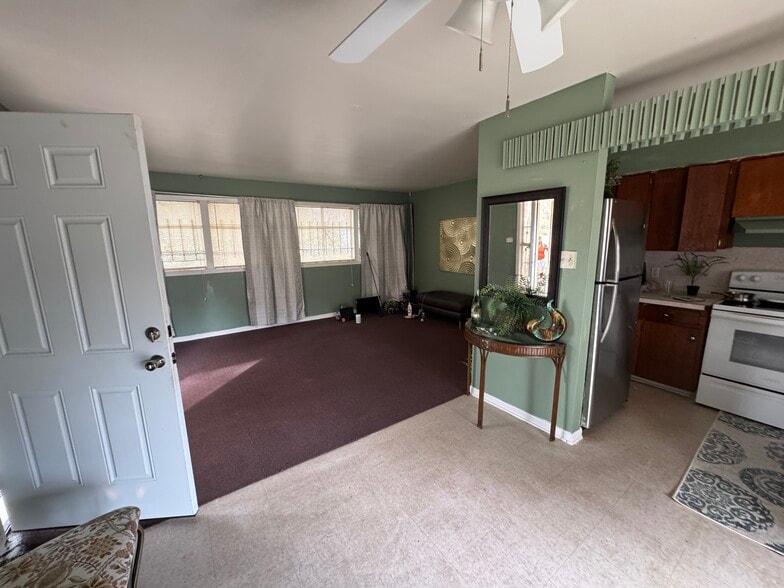 More Photos Of 300 Echols st, Prairie View Multifamily For Sale