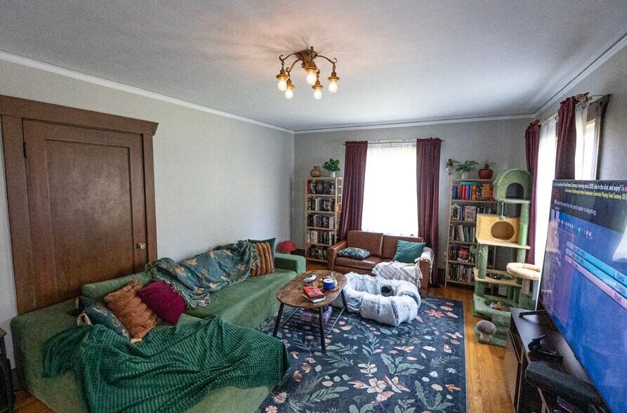 More Photos Of , Tacoma Multifamily For Sale
