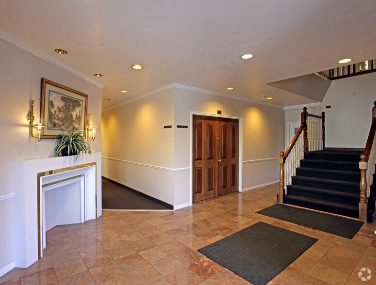 More Photos Of 2046 E Murray Holladay Rd, Salt Lake City Medical For Lease