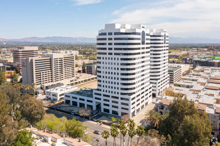More Photos Of 6300 Canoga Ave, Woodland Hills Unknown For Lease