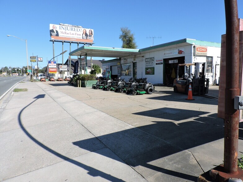 More Photos Of 1170 W Us-90, Lake City Light Distribution For Sale