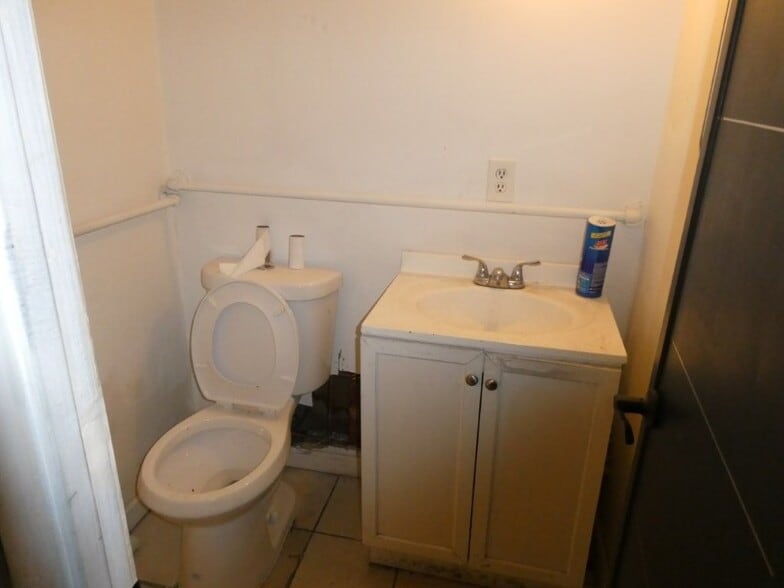 More Photos Of 1501 Celis St, San Fernando Auto Repair For Sale