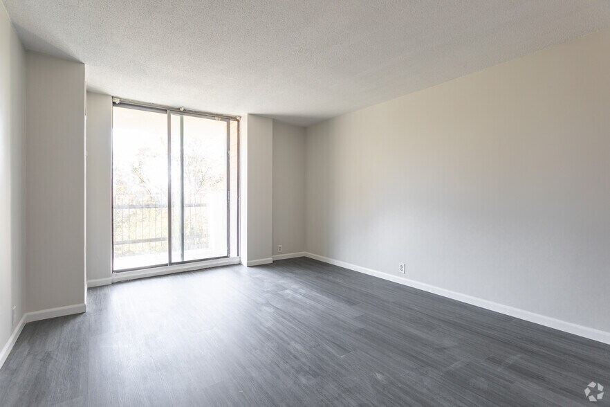 More Photos Of 2 28th St, Newport News Apartments For Sale