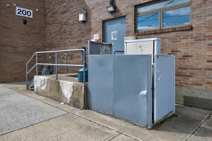 More Photos Of 200 Meacham Ave, Elmont Warehouse For Lease