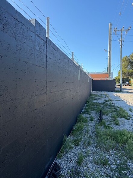 More Photos Of 1636 NE 12th Ter, Fort Lauderdale Manufacturing For Lease