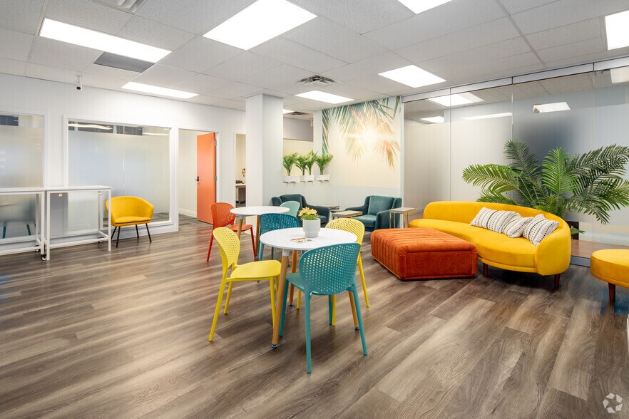 More Photos Of 120 Eglinton Ave E, Toronto Medical For Lease