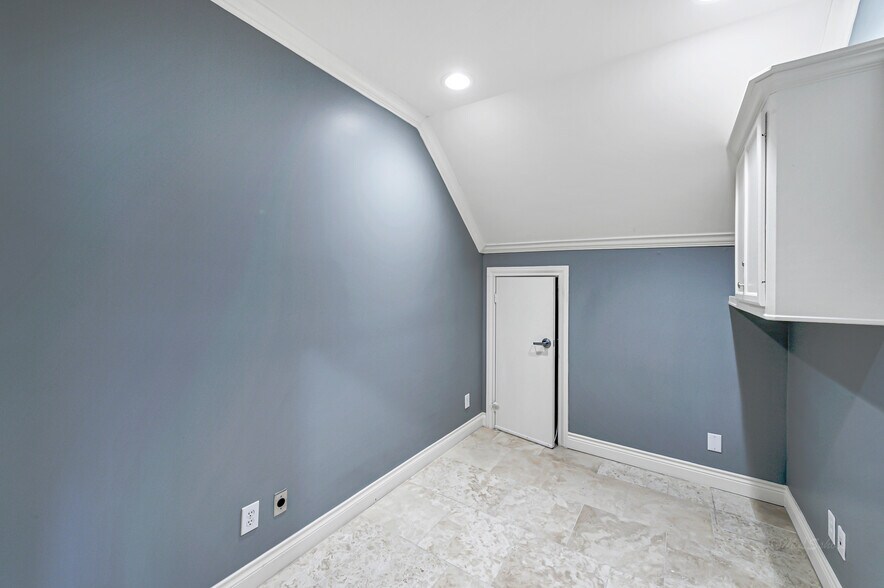 More Photos Of 607 Park Grove Dr, Katy Medical For Lease