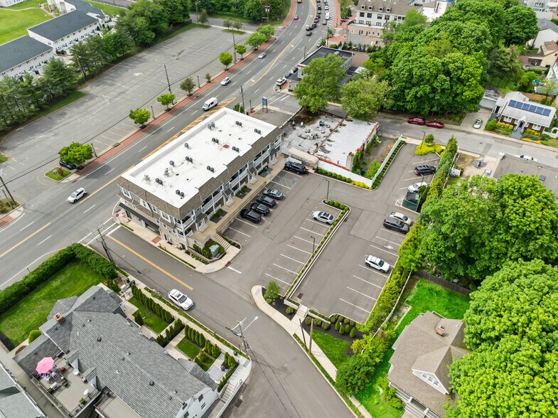 More Photos Of 1046 New York Ave, Huntington Station Apartments For Sale