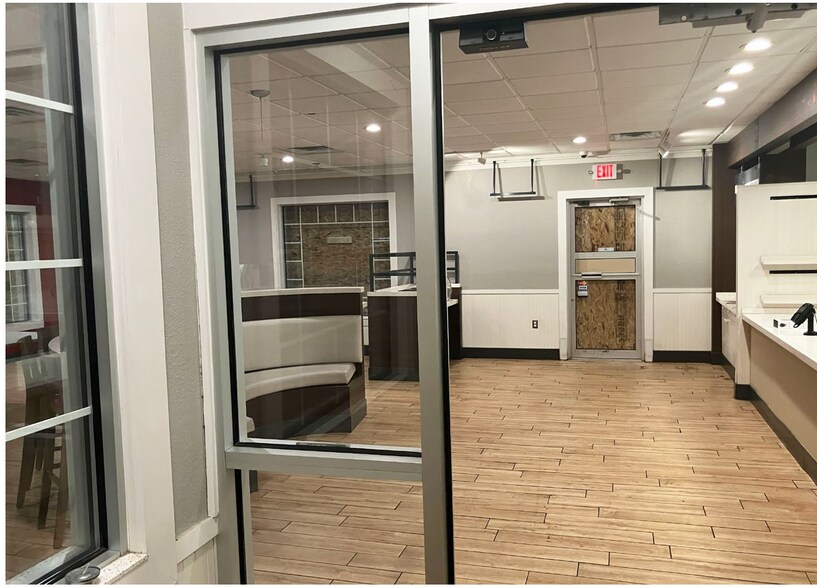 More Photos Of 1317 N Eaton St, Albion Fast Food For Sale