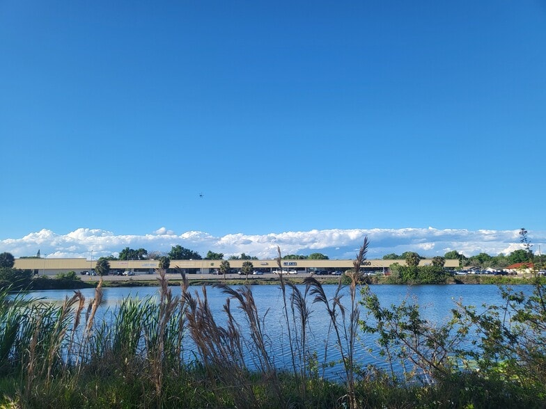 More Photos Of 2751 W Old US Highway 441, Mount Dora General Retail For Sale