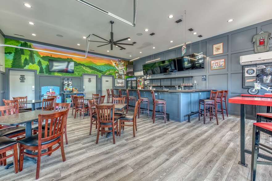 More Photos Of 640 E Maple St, Johnson City Bar For Sale