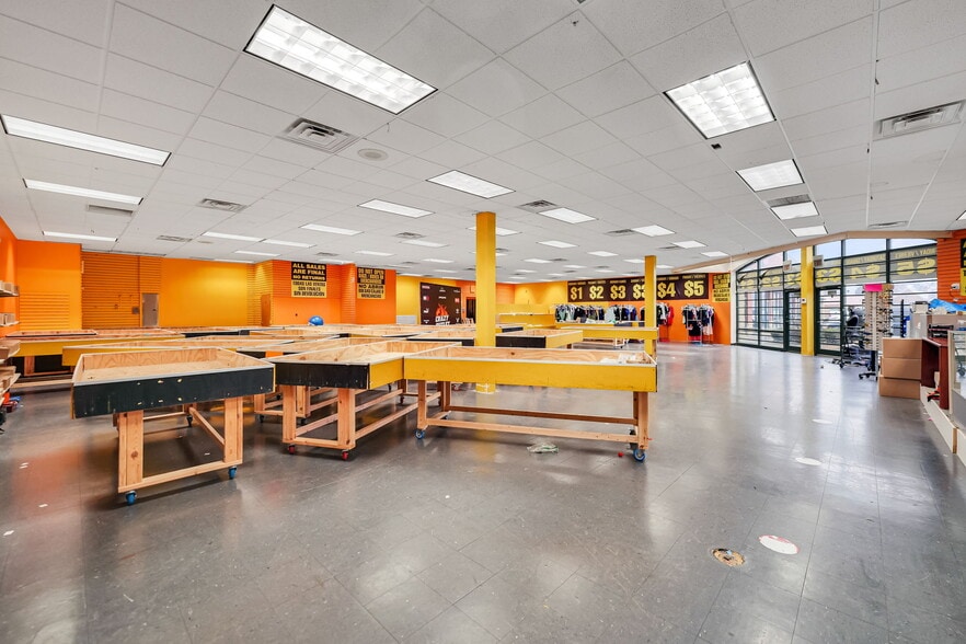 More Photos Of 8235-8259 S Kedzie Ave, Chicago Unknown For Lease