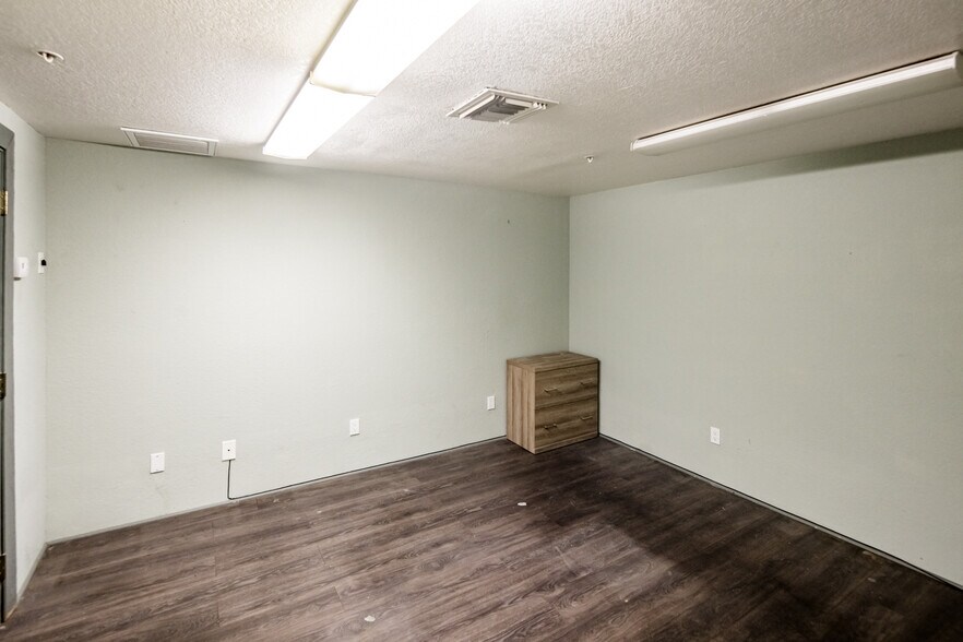 More Photos Of 790 Lake Havasu Ave N, Lake Havasu City Freestanding For Lease