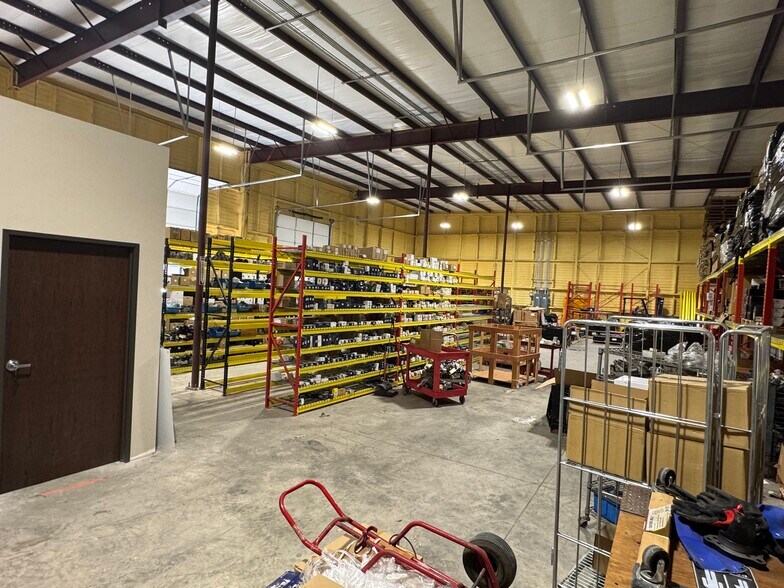 More Photos Of 4415 SW 3rd St, Oklahoma City Warehouse For Lease