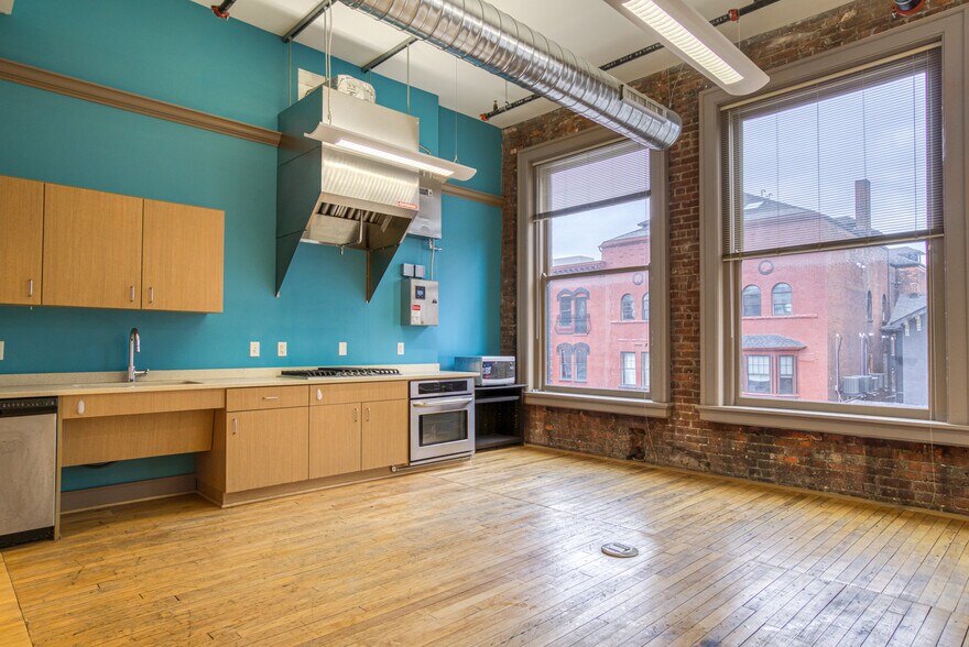 More Photos Of 686 Main St, Buffalo Loft Creative Space For Lease