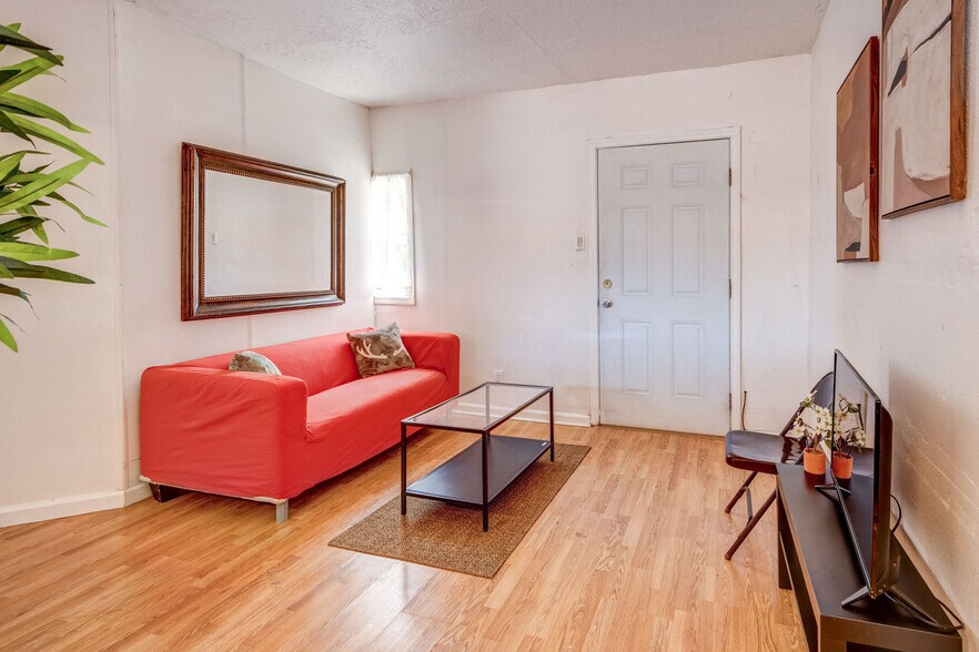 More Photos Of 701 Alamo Ave, Richmond Apartments For Sale