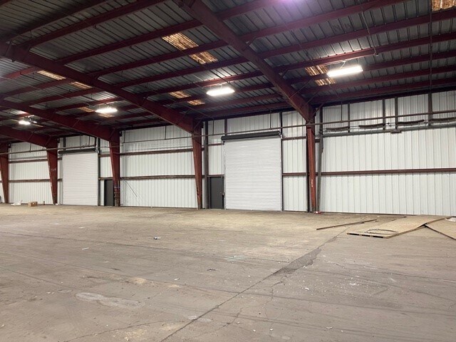 More Photos Of 11765 Darryl Dr, Baton Rouge Warehouse For Lease