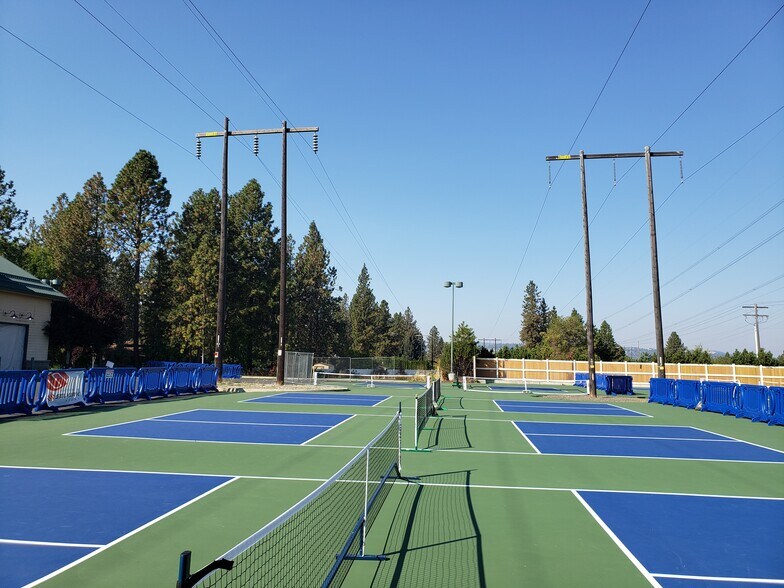 More Photos Of 10505 N Newport Hwy, Spokane Freestanding For Sale