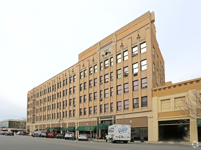 More Photos Of 1706 Chester Ave, Bakersfield Loft Creative Space For Lease