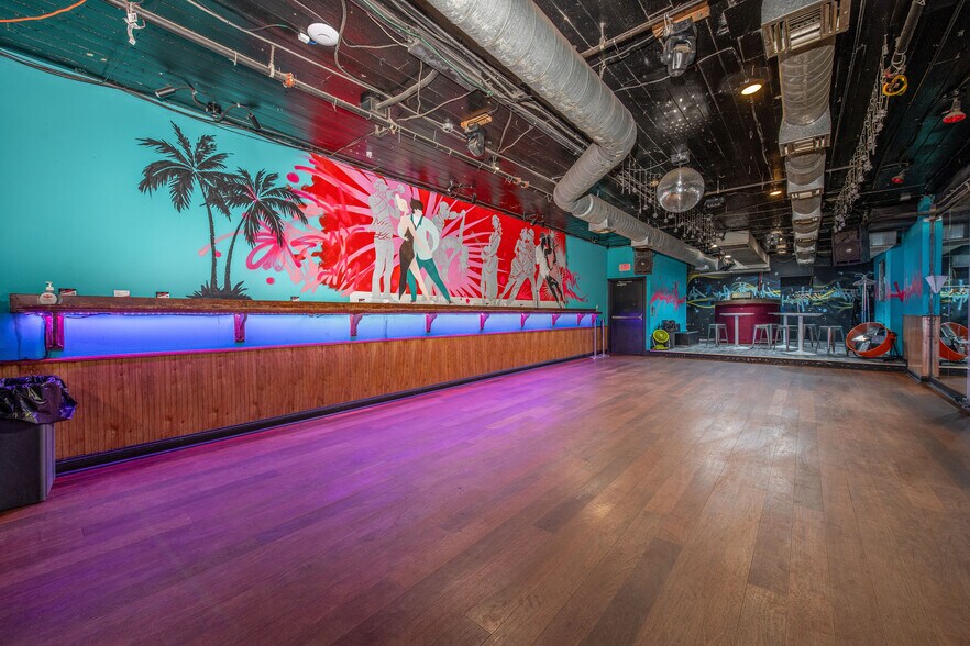 More Photos Of 112 Chestnut St, Philadelphia Storefront Retail Residential For Sale