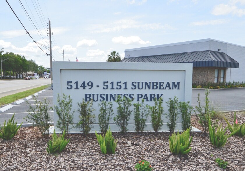 Primary Photo Of 5151 Sunbeam Rd, Jacksonville Warehouse For Lease