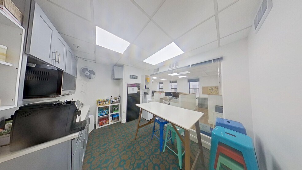 More Photos Of 120 W 31st St, New York Office For Lease