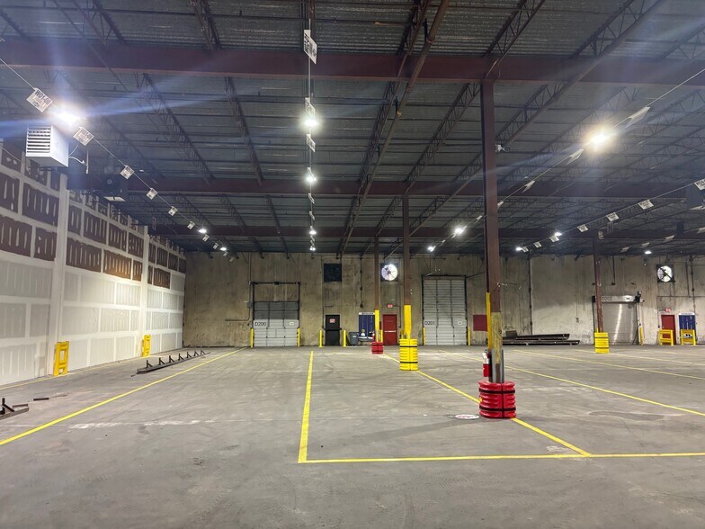 More Photos Of 3230 Messer Airport Hwy, Birmingham Warehouse For Lease