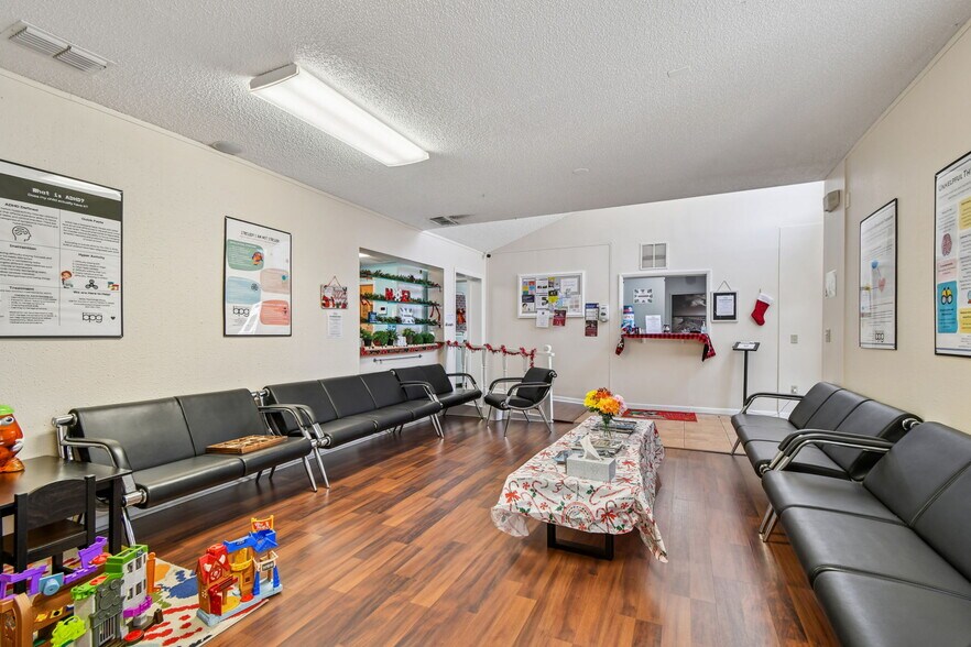 More Photos Of 108 4th Ave S, Safety Harbor Office For Sale