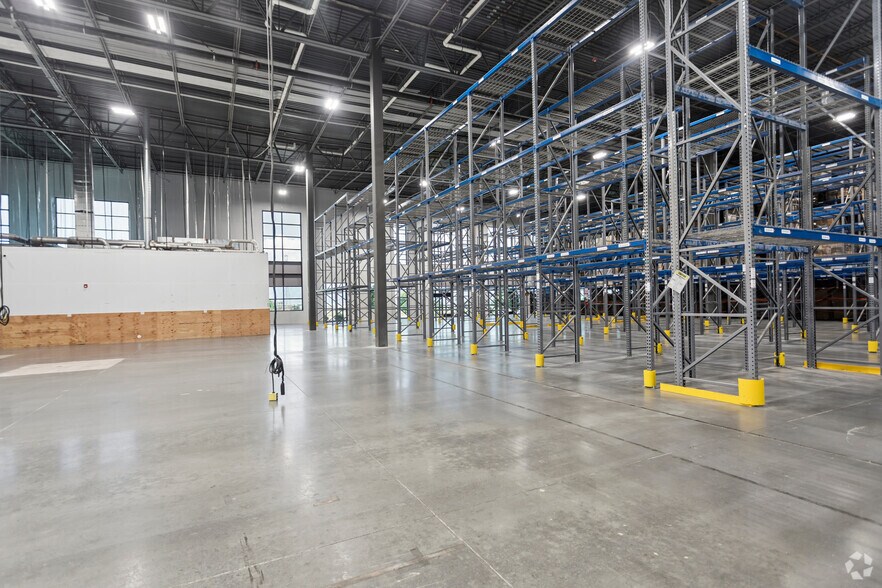 More Photos Of 11400 S Mountain View Cor, South Jordan Distribution For Lease