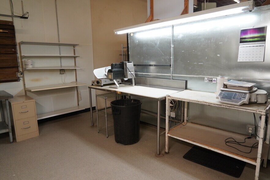 More Photos Of 304 Smith Ave, Elwood General Retail For Sale