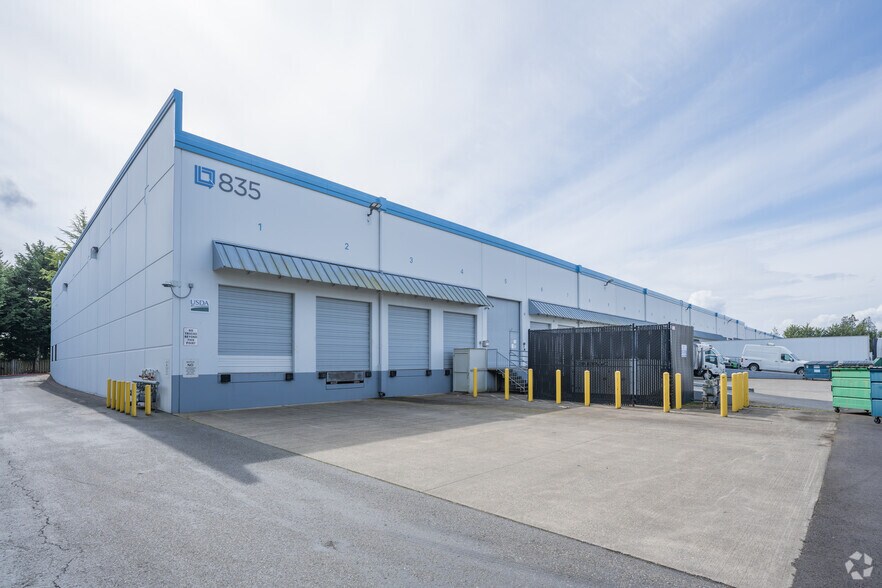 More Photos Of 835 S 192nd St, Seatac Warehouse For Lease
