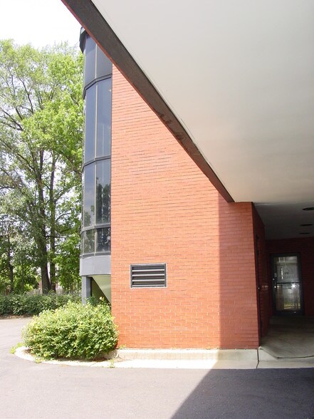 More Photos Of 720 Jackson St, Herndon Medical For Lease