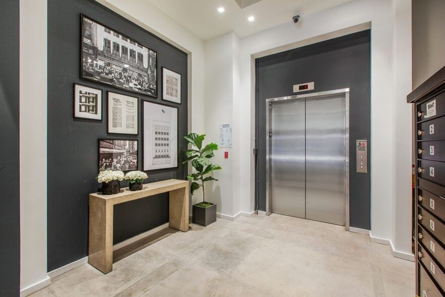 More Photos Of 537 S Broadway, Los Angeles Loft Creative Space For Sale