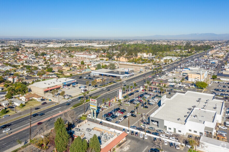 More Photos Of 15221 Beach Blvd, Westminster Auto Repair For Lease