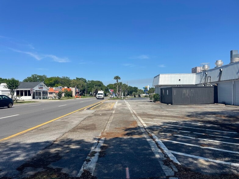 More Photos Of 905 E Gregory St, Pensacola Restaurant For Sale