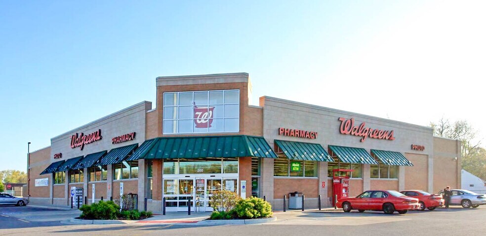 More Photos Of 2225 E Walnut Ave, Dalton Drugstore For Lease