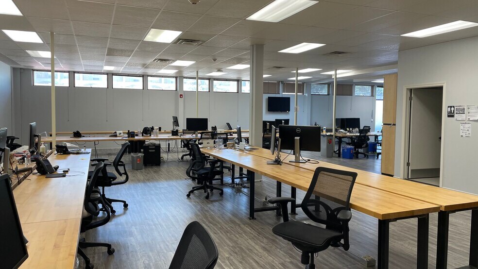 More Photos Of 2801 S Interstate 35 S, Austin Loft Creative Space For Lease