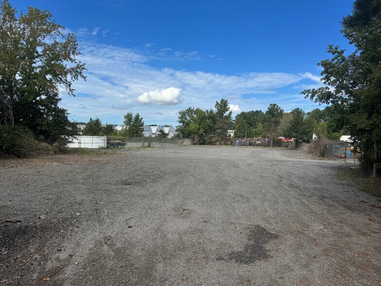 More Photos Of 10420 Lewistown Rd, Ashland Auto Dealership For Lease