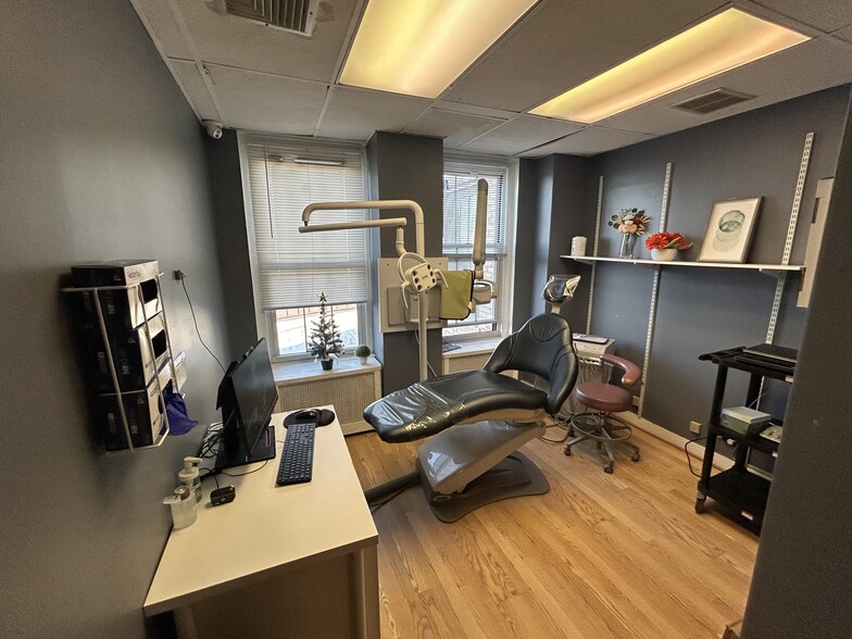 More Photos Of 142-144 Joralemon St, Brooklyn Medical For Sale