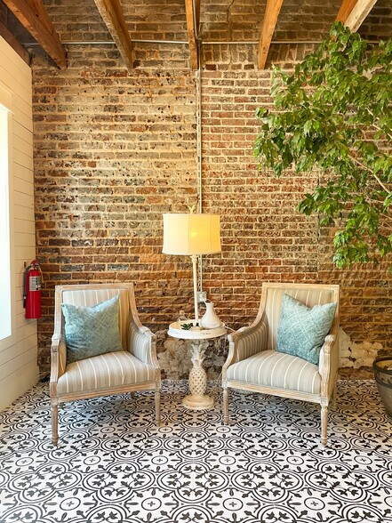 More Photos Of 4873 N Main St, Acworth Storefront For Sale