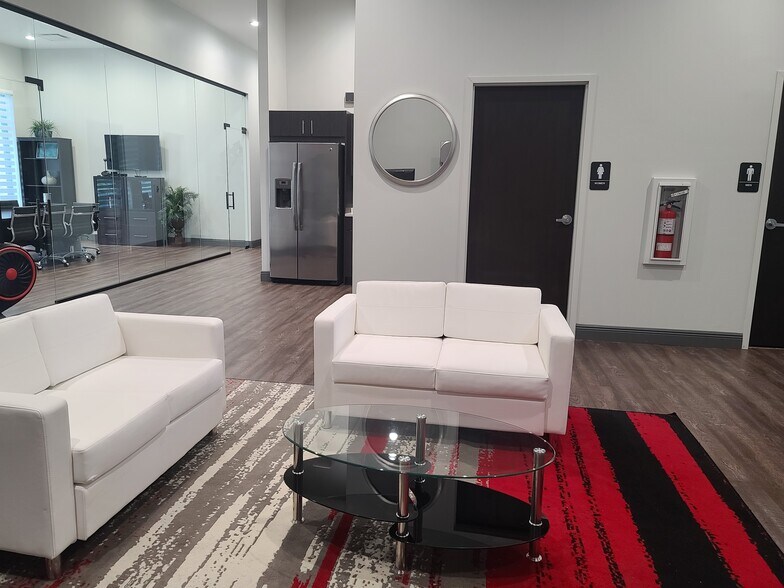 More Photos Of 952 International Pky, Lake Mary Office For Sale