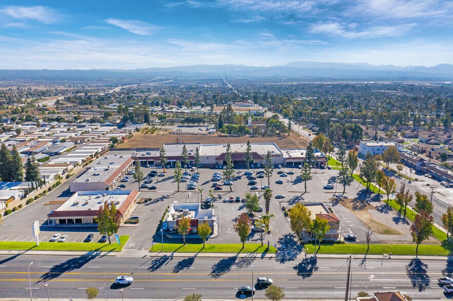 More Photos Of 3663 Highland Ave, Highland Storefront For Sale