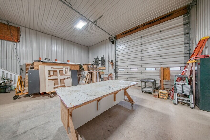 More Photos Of 26 Holland rd, Ferndale Manufacturing For Sale