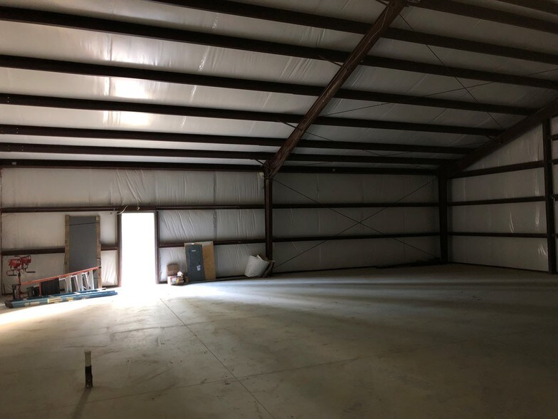 More Photos Of 1951 Dulsey Rd, Charleston Light Distribution For Lease