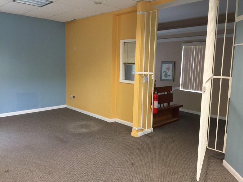 More Photos Of 97 Locust Ave, Cortlandt Manor Medical For Sale
